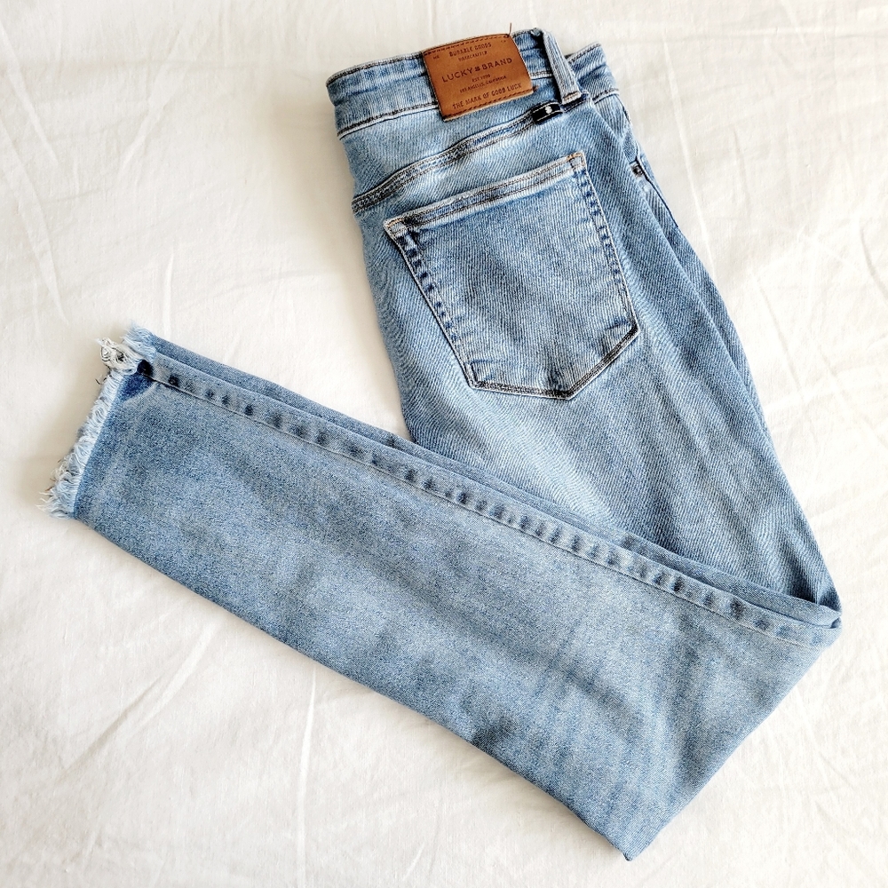 Lucky Brand Jeans Ava Legging Mid Rise Light Wash Distressed Raw Hem 8